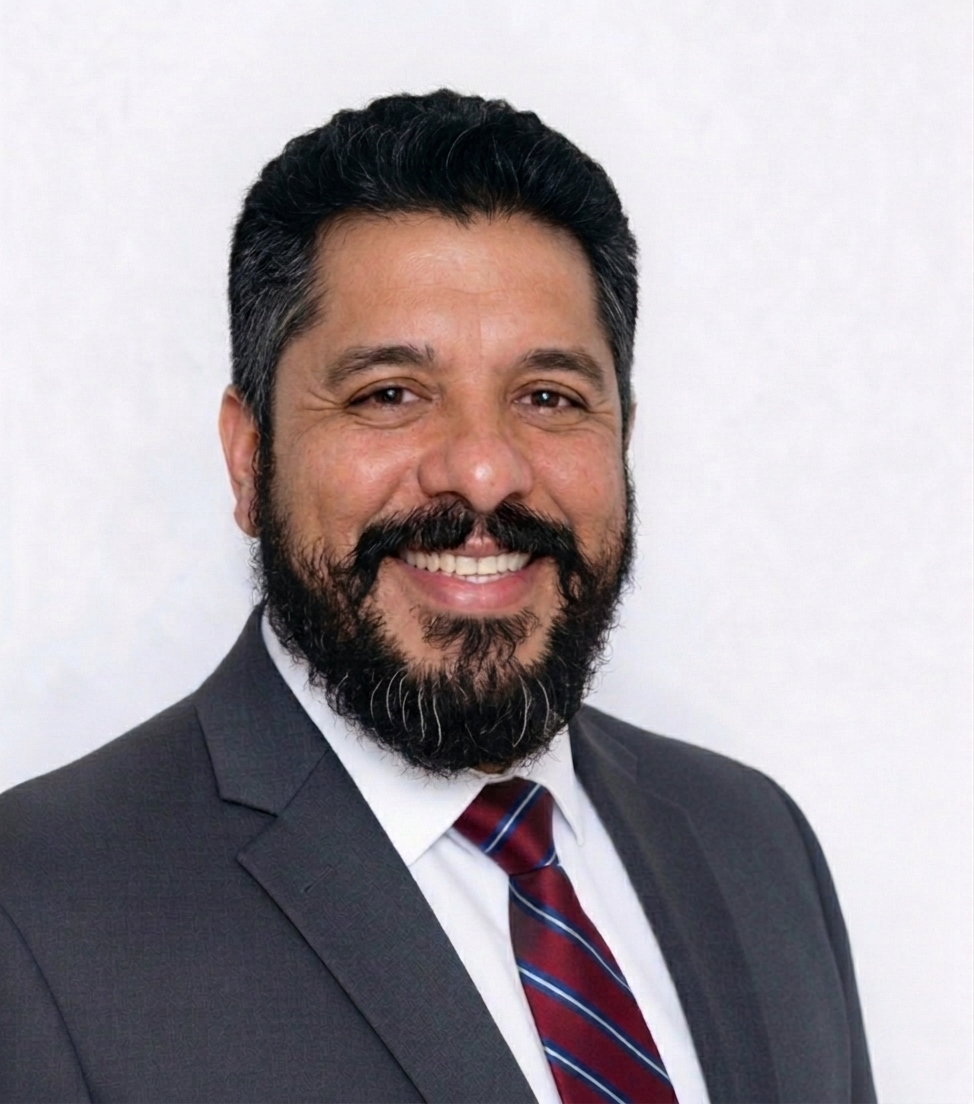 Hector Borges Profile Picture - Professional headshot.